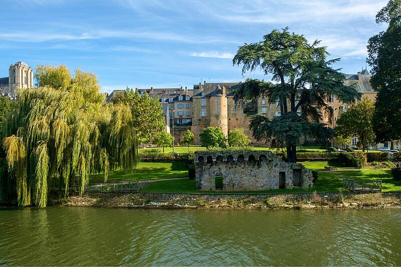 Vue des berges de la Sarthe
