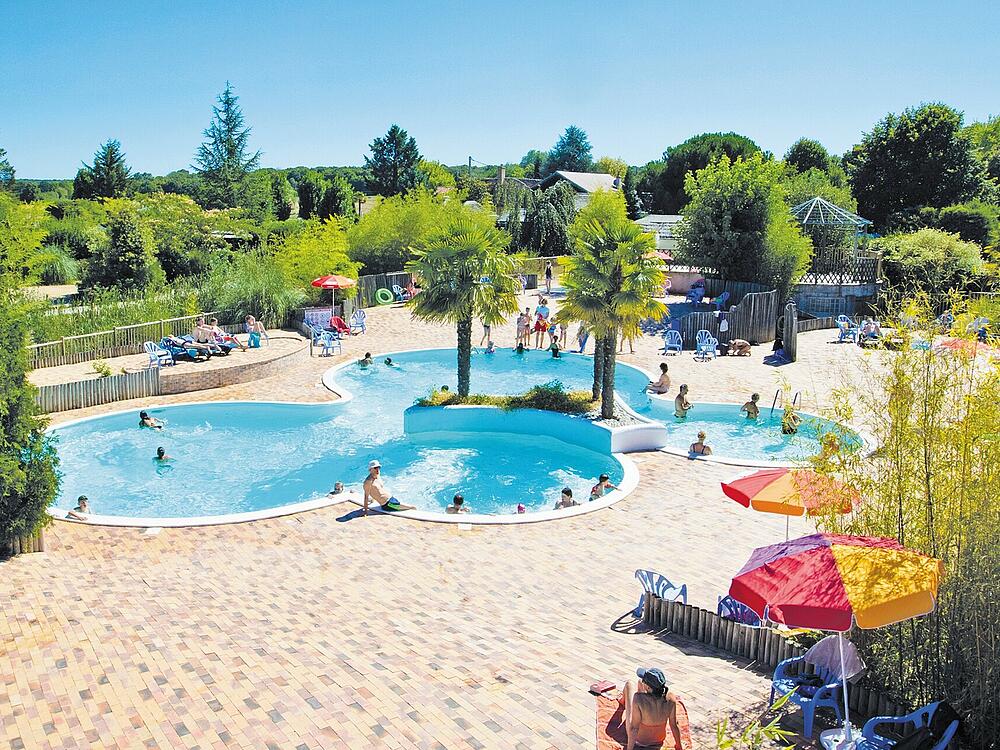 Camping Castel Camping Les Bois du Bardelet GIEN Centre-Val de Loire 10