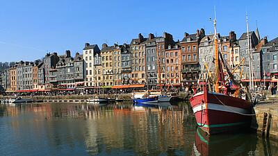 Visiter Honfleur : guide complet pour découvrir la ville ⚓​