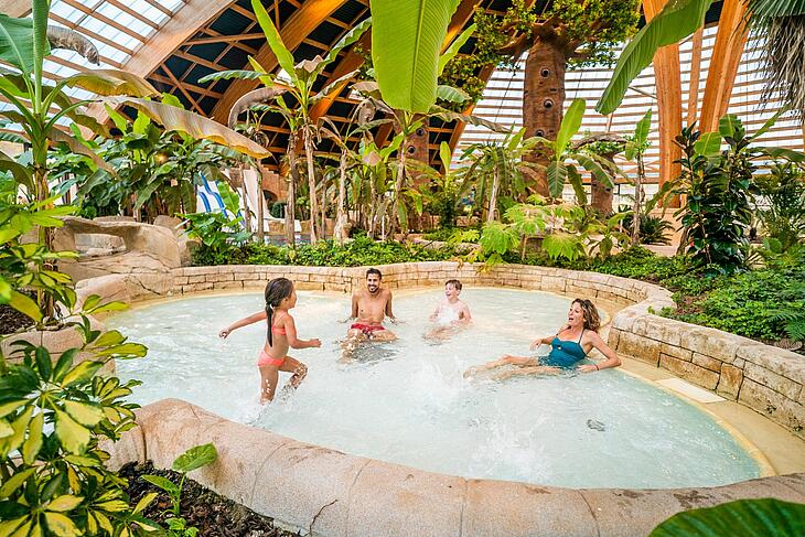 Dôme parc aquatique Les Ormes Dôme parc aquatique Les Ormes en Bretagne