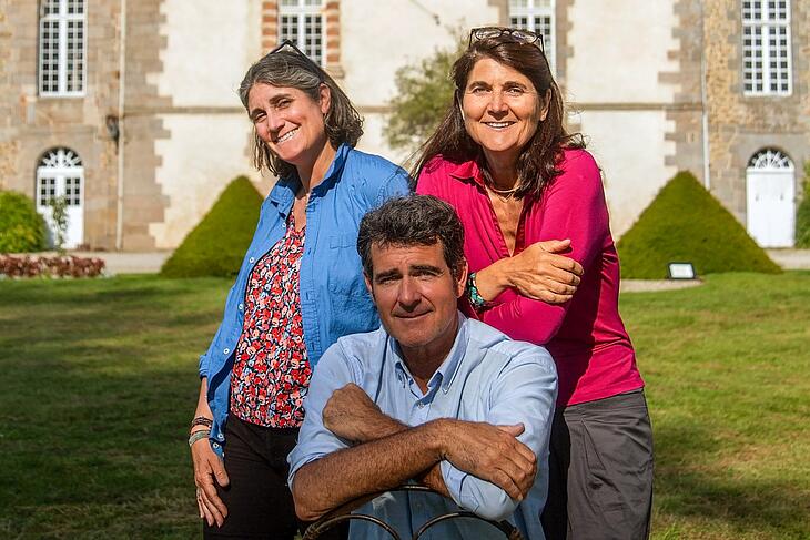 les trois gérants du camping des Ormes, en Bretagne les trois gérants du camping des Ormes, en Bretagne