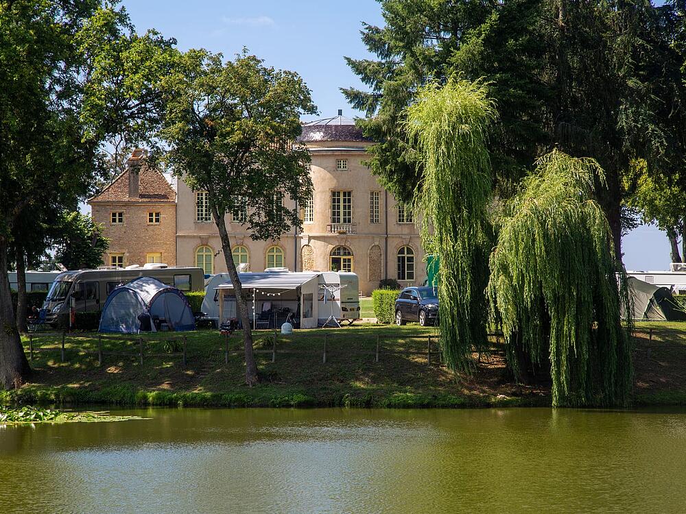 Camping Castel Camping Château de L'Epervière Gigny-sur-Saône Bourgogne-Franche-Comté 1